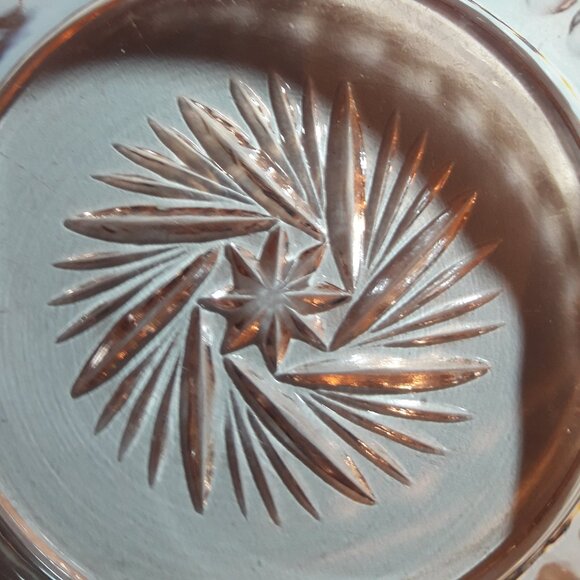 Pink Depression Glass Ashtray Round Flower Pinwheel Pattern 4 Cigarette Slots - Picture 4 of 7